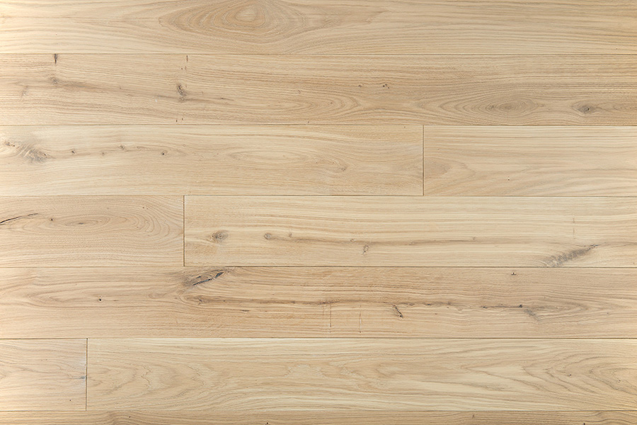 High Life Ausstattung: Massivholzboden (Eiche geschliffen weiss - geölt)